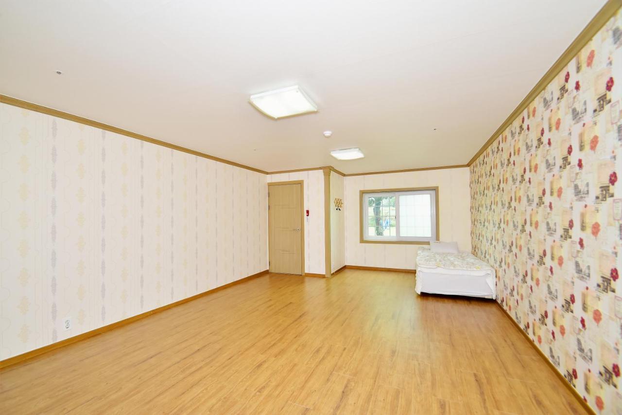 Sungbo Youth Hostel Mungyeong Exterior foto
